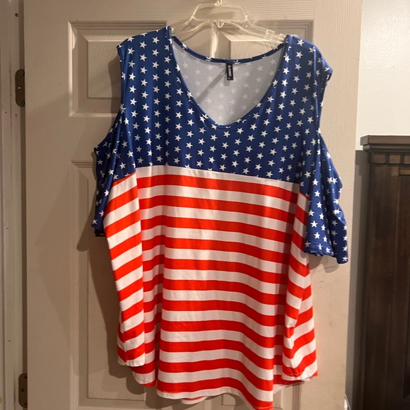 ALLEGRACE 4x top with American flag design - cut out shoulders - Picture 1 of 3